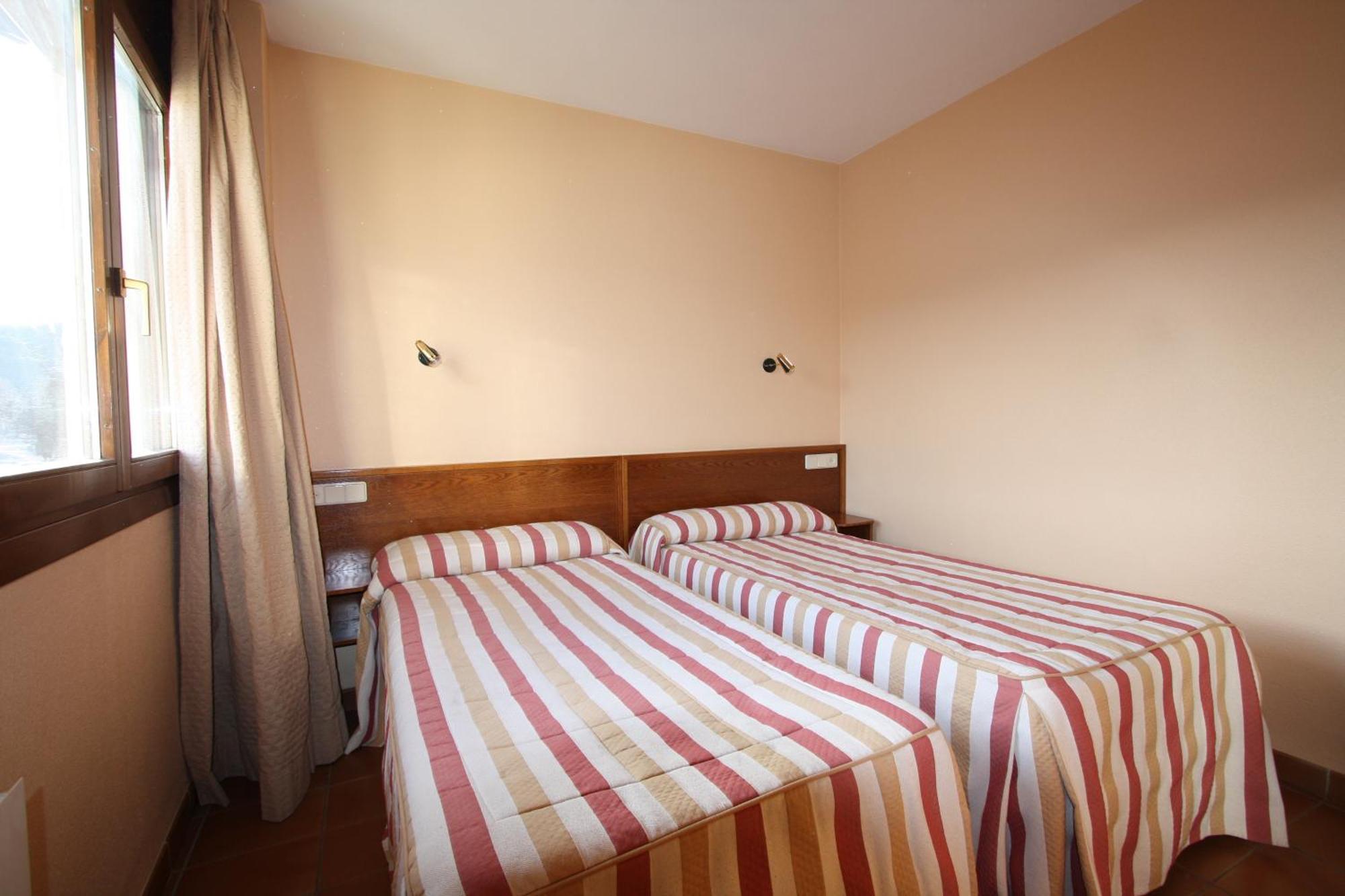 Apart-Hotel Selva Nevada La Virgen de la Vega Екстер'єр фото